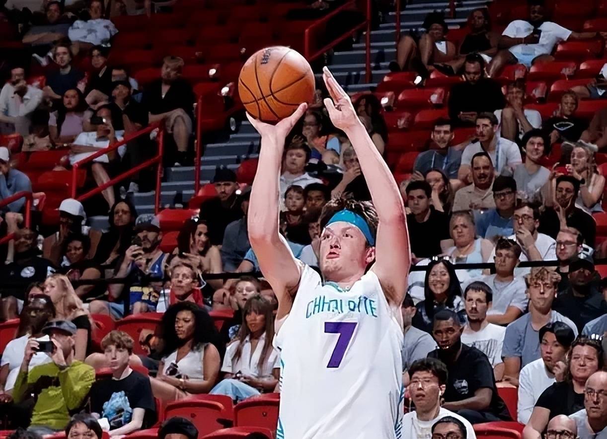 欧博娱乐-赛前夏洛特黄蜂战术微调——CBA常规赛节点到来,质疑声仍在,团队化学反应显著(夏洛特黄蜂队老板是谁)